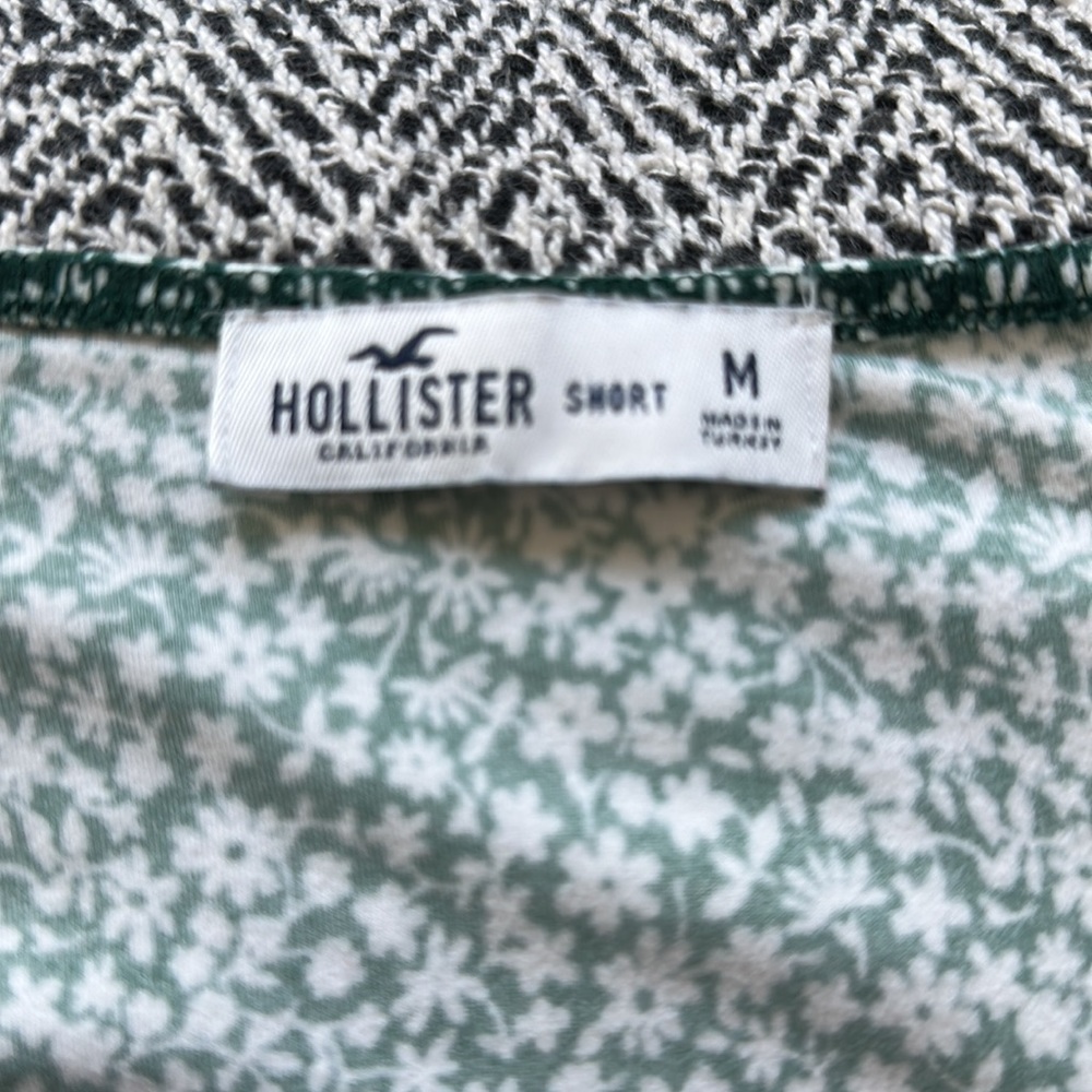 Hollister Women’s Long Sleeve Classic Wrap Boho Floral Mini Dress Size Medium - Picture 9 of 12